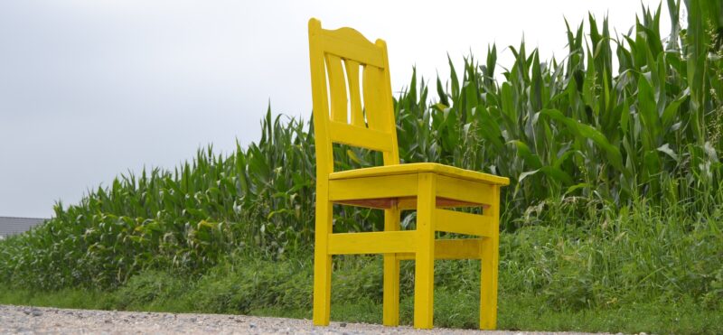 Gelber Stuhl