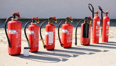 Illustration Feuerlöscher am Strand Illustration Feuerlöscher am Strand